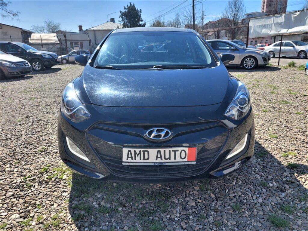 Hyundai i30 1.6 2013 negru3