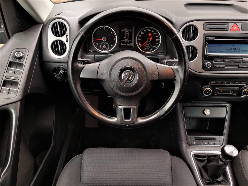 Vw tiguan 2011 4motion team 18