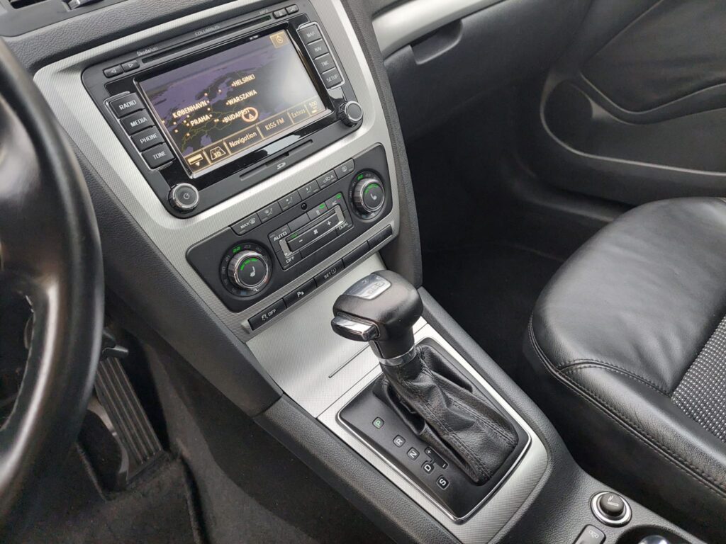 Skoda octavia 2.0tdi automata dsg 140cp 2011 euro5 navi bi xenon15