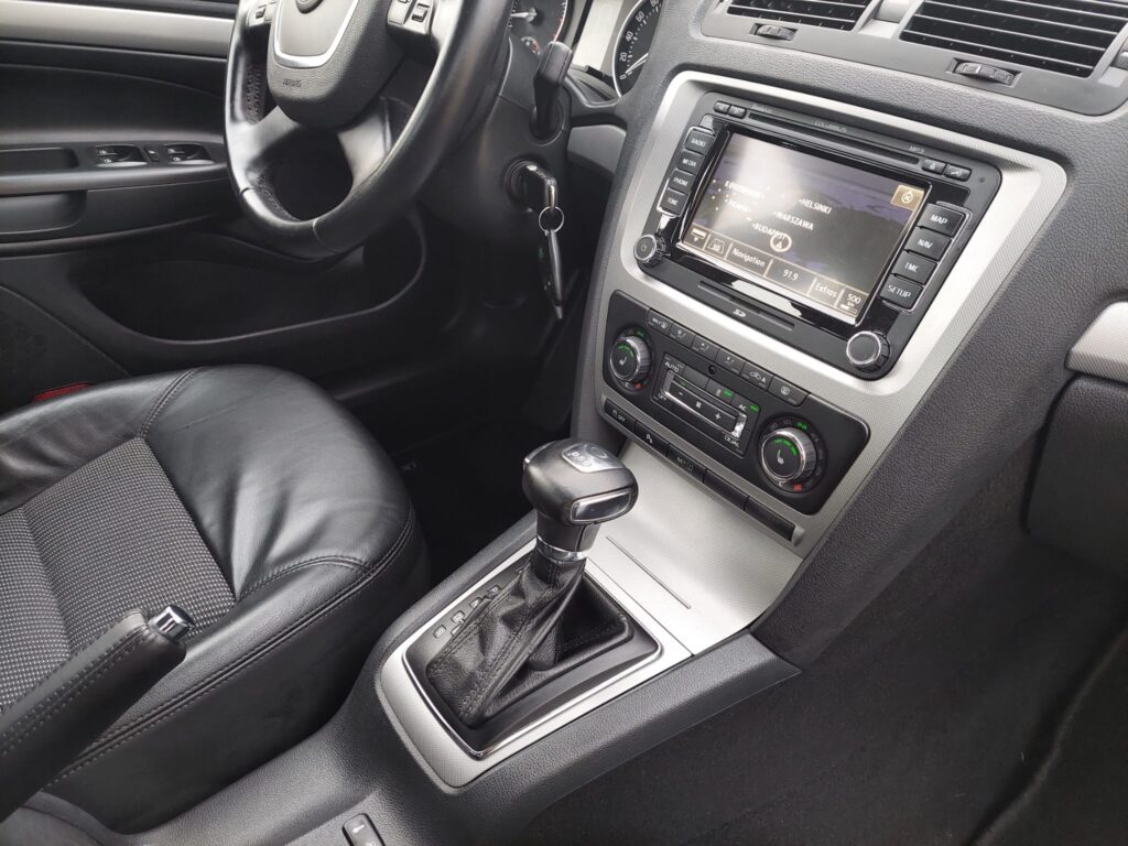 Skoda octavia 2.0tdi automata dsg 140cp 2011 euro5 navi bi xenon9