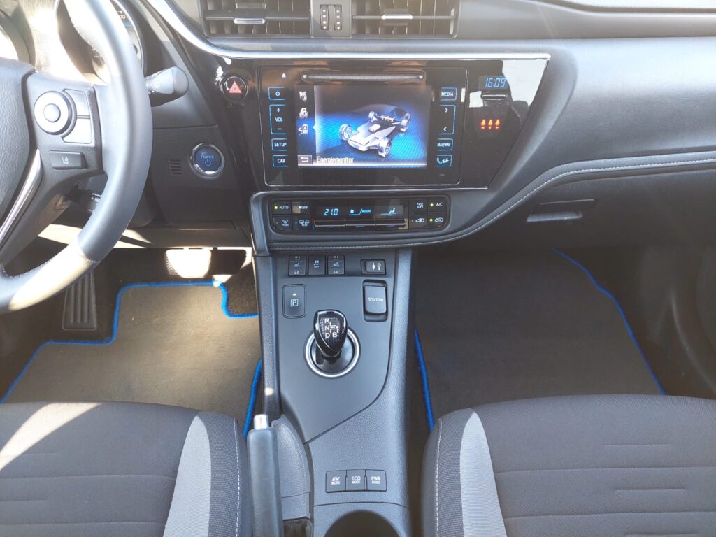 Toyota Auris Touring Sports 1.8 Hybrid Automatic 136CP Euro6