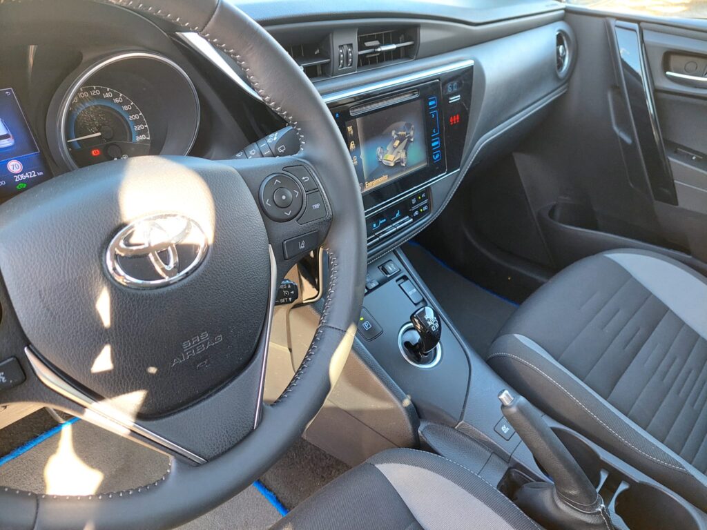 Toyota Auris Touring Sports 1.8 Hybrid Automatic 136CP Euro6