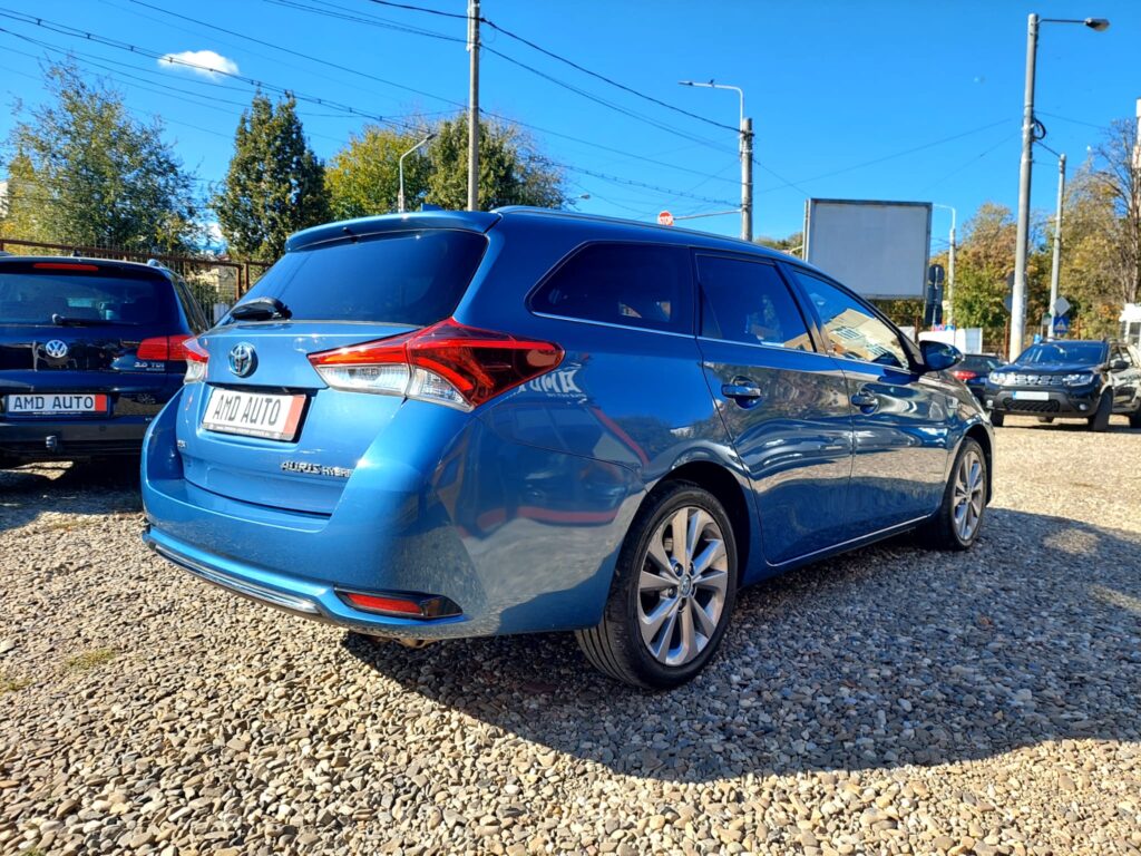 Toyota Auris Touring Sports 1.8 Hybrid Automatic 136CP Euro6