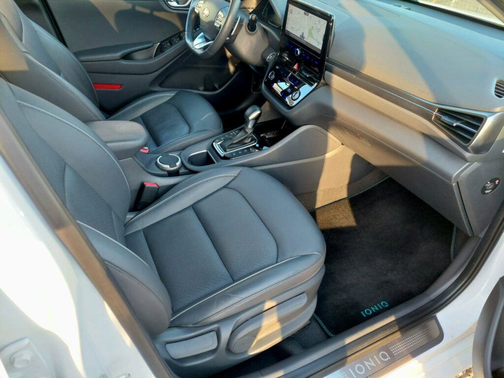 Hyundai Ioniq 1.6 Hybrid Premium 2020 alb