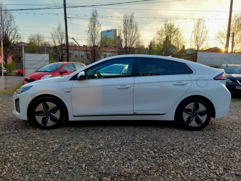 Hyundai Ioniq 1.6 Hybrid Premium 2020 alb